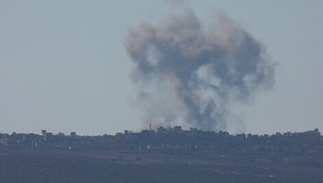 Tebejantys prie&scaron;i&scaron;kumai tarp Hezbollah ir Izraelio Libane. / Aziz Taher / REUTERS