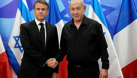 Benjaminas Netanyahu ir Emmanuelis Macronas