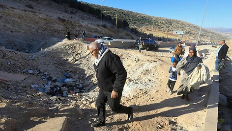 JT: Izraelio smūgis Sirijos pasienyje sukėlė pavojų žmonių &bdquo;pagrindiniam gelbėjimo ratui&ldquo; / - / AFP