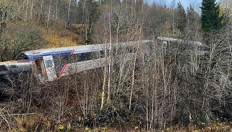 Traukinio avarija Norvegijoje. / JAN KENNETH TRANSETH / AFP