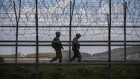 Šiaurės Korėjos kariai / ED JONES / AFP