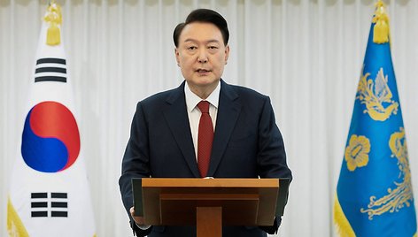 Nušalintas Pietų Korėjos prezidentas Yoon Suk-yeolas / The Presidential Office / via REUTERS