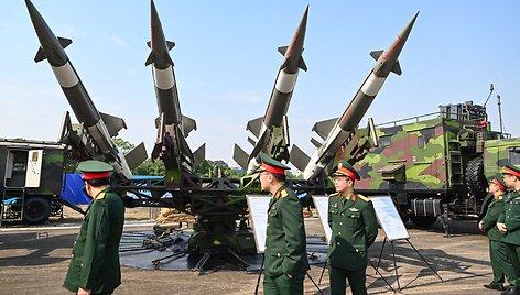 Hanojaus ginklų mugė / GIANG HUY / AFP