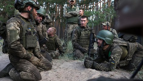 Ukrainos kariai dalyvauja pratybose / ANATOLII STEPANOV / AFP