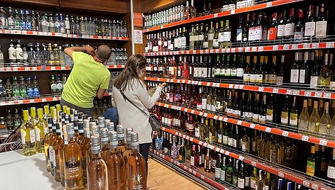 Alkoholinių gėrimų skyrius Stambule / Umit Bektas / REUTERS