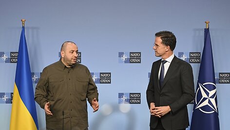 R. Umerovas su M. Rutte / Harry Nakos / AP
