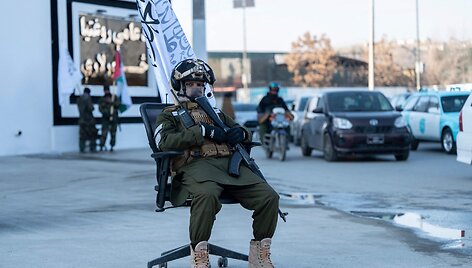Talibano saugumo pajėgų kovotojas / WAKIL KOHSAR / AFP