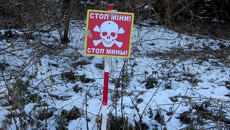 I&scaron;minavimo darbai Ukrainoje / Patrice Bergeron / ZUMAPRESS.com
