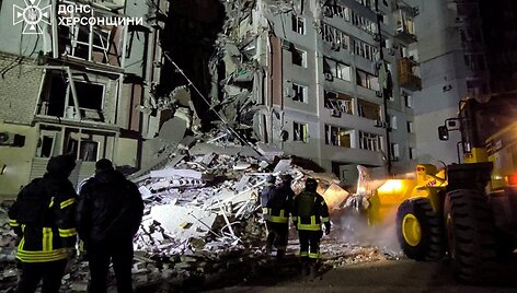 Atakos Chersone padariniai / State Emergency Service of Ukrai / via REUTERS