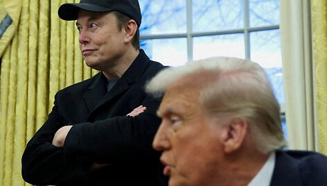 Elonas Muskas / Kevin Lamarque / REUTERS