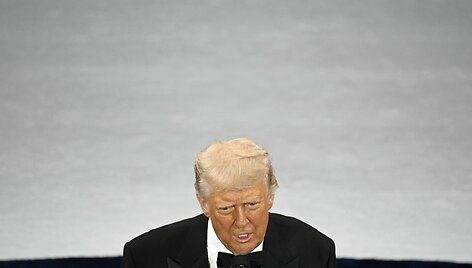  / AP