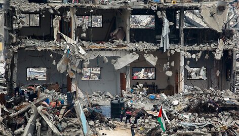 Griuvėsiai po Izraelio smūgio Gazos Ruože / BASHAR TALEB / AFP