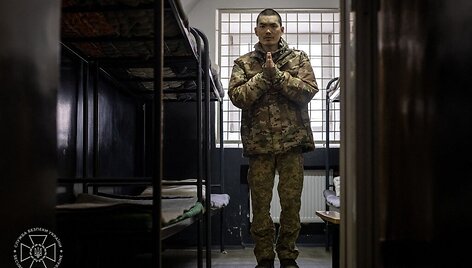 Ukrainoje belaisviu paimtas kinų karys / HANDOUT / AFP
