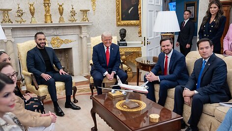 White House / ZUMAPRESS.com
