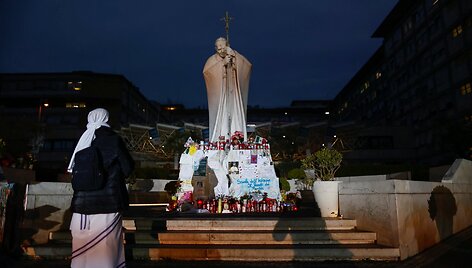Vincenzo Livieri / REUTERS