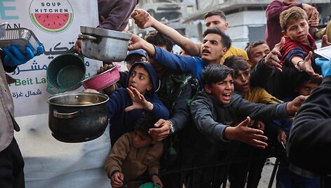 Palestiniečiai alksta / OMAR AL-QATTAA / AFP