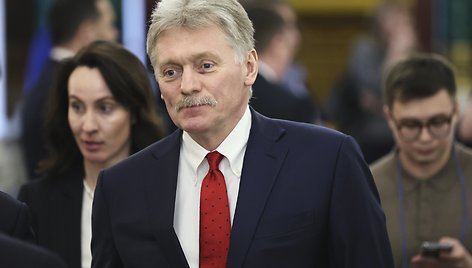 Kremliaus atstovas Dmitrijus Peskovas / Yury Kochetkov / AP