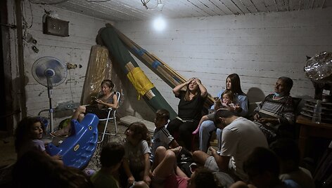 Izraeliečiai slėptuvėse / Oded Balilty / AP