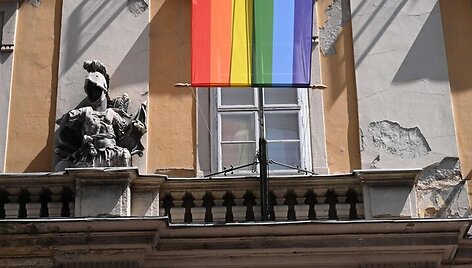 LGBTIQ vėliava Budape&scaron;te / ATTILA KISBENEDEK / AFP