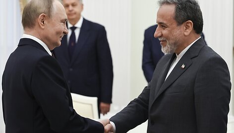 V. Putinas su A. Araghchi / Alexander Kazakov / AP