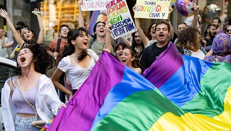 Stambulo &bdquo;Pride&ldquo; eitynės / YASIN AKGUL / AFP
