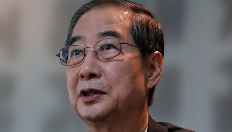Han Duck-soo / Ahn Young-joon / AP