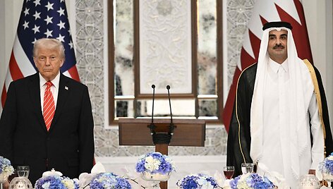 Donaldas Trumpas ir Tamimas bin Hamadas al Thani / BRENDAN SMIALOWSKI / AFP