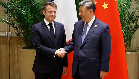 Emmanuelis Macronas ir Xi Jinpingas / LUDOVIC MARIN / AFP