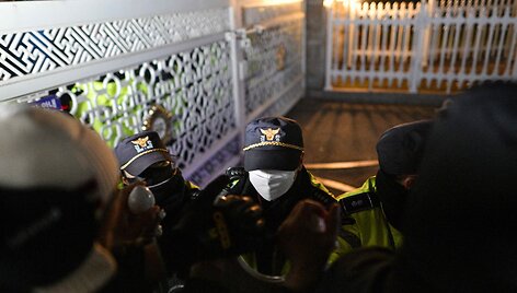 Policininkai Seule / ANTHONY WALLACE / AFP