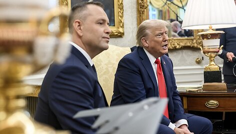 Karolis Nawrockis ir Donaldas Trumpas / Joyce Boghosian/White House / ZUMAPRESS.com