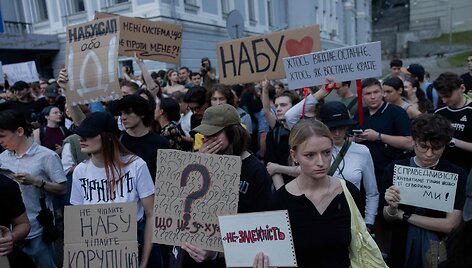 Protestai / TETIANA DZHAFAROVA / AFP