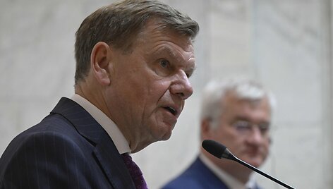 J. Wadephulis / GENYA SAVILOV / AFP