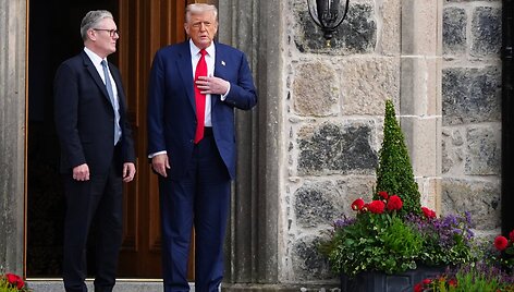 D. Trumpas su K. Starmeriu / Jane Barlow / AP