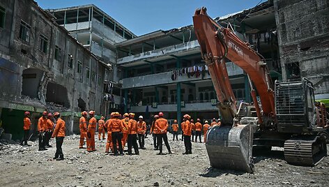 Mokyklos griūtis Indonezijoje / JUNI KRISWANTO / AFP