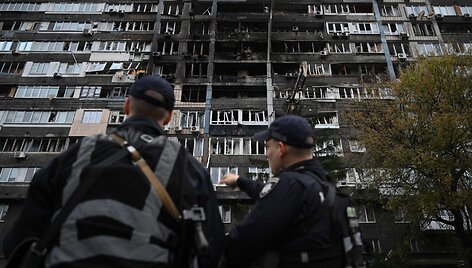 Daugiabutis po Rusijos smūgių Ukrainoje / GENYA SAVILOV / AFP