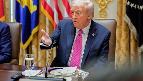 Donaldas Trumpas /  / Aaron Schwartz/POOL via CNP/INST