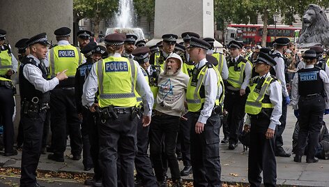 Londono policija / Krisztian Elek / ZUMAPRESS.com