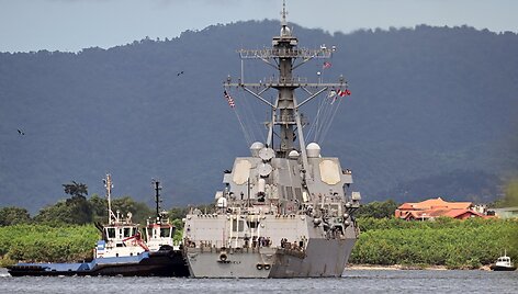 Eskadrinis minininkas &bdquo;USS Gravely&ldquo; /  / AP