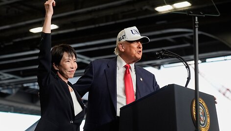  / AP