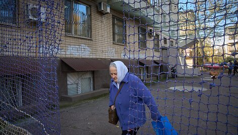 Vietinė karo niokojamos Ukrainos gyventoja  /  / AP