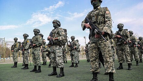 Irano kariuomenė / Iranian Army Office / ZUMAPRESS.com