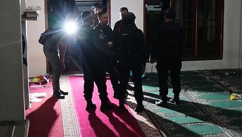 Sprogimai Indonezijoje esančioje mokyklos mečetėje /  / AP