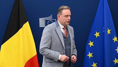 B. De Weveris / NICOLAS TUCAT / AFP