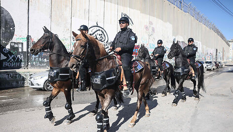 Policija Izraelyje / AHMAD GHARABLI / AFP
