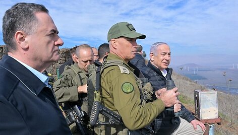 Benjaminas Netanyahu ir Izraelio pareigūnai / Israeli Prime Minister  Apaimage / ZUMAPRESS.com