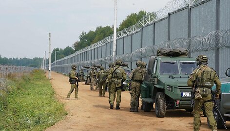 Lenkijos pasieniečiai / JANEK SKARZYNSKI / AFP