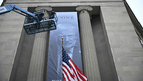 Teisingumo departamento būstinė / BRENDAN SMIALOWSKI / AFP