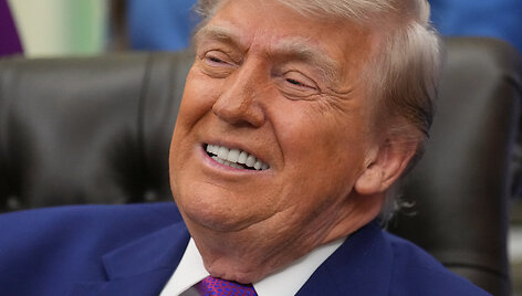  / AP