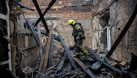 Rusijos smūgių padariniai Kyjive / OLEKSANDR GIMANOV / AFP