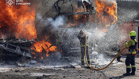 Po atakos Sumų srityje / STATE EMERGENCY SERVICE OF UKRAI / via REUTERS